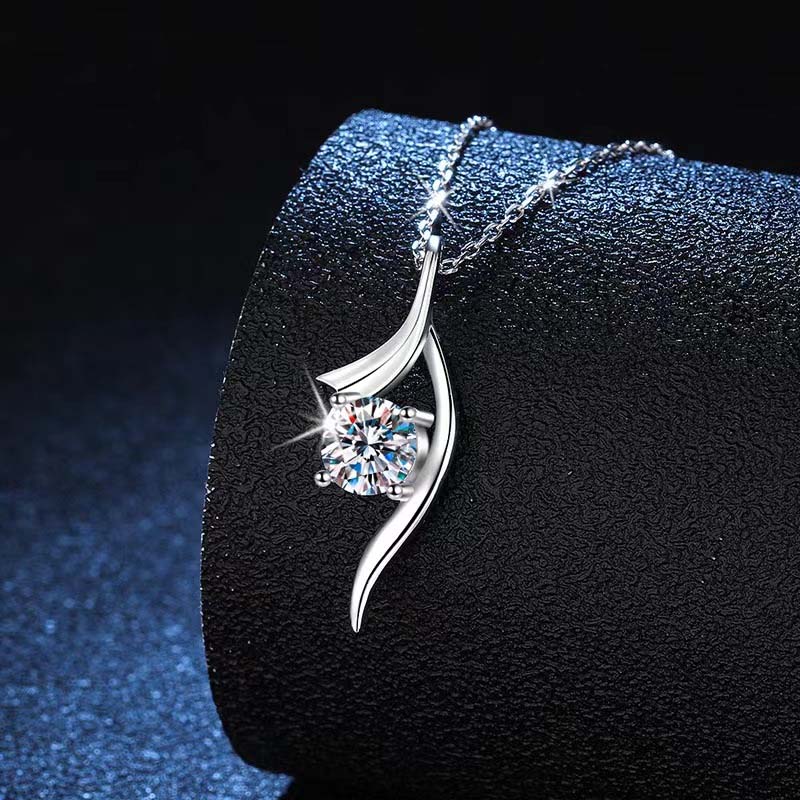 925 Sterling Silver Classic Four-Claw 1 Karat Diamond Necklace