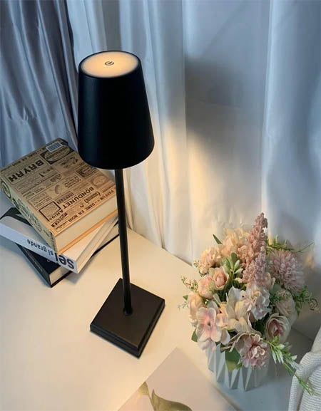 LuxeGlow Recharge: Elegant Metal Table Lamps with Rechargeable Functionality Zydropshipping