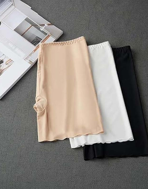 Load image into Gallery viewer, Culture Flossy Ice Silk Anti-Glare Seamless Women&#39;s Boxer Boyshorts
