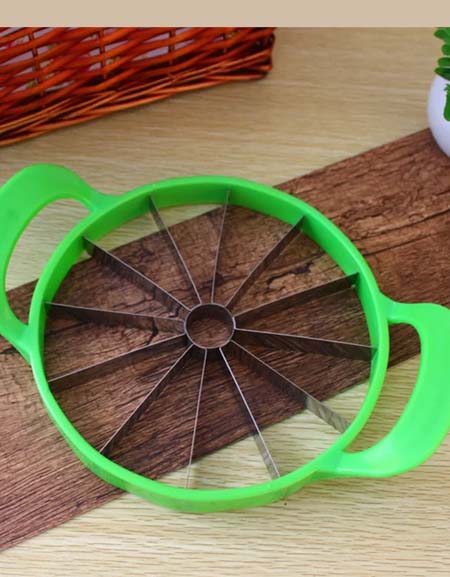 Load image into Gallery viewer, Stainless Steel Watermelon Cutting Tool: Kitchen Accessories, Drop Shipping - Green
