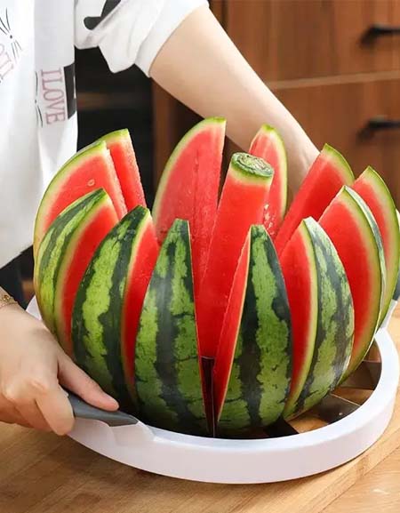 Load image into Gallery viewer, Stainless Steel Watermelon Cutting Tool: Kitchen Accessories, Drop Shipping - Green
