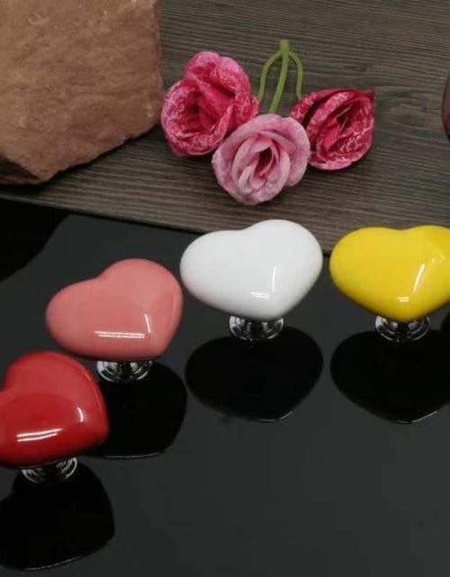 Load image into Gallery viewer, Love Heart Shaped Toilet Tank Button and Manicure Toilet Lid Cover Lifter Set
