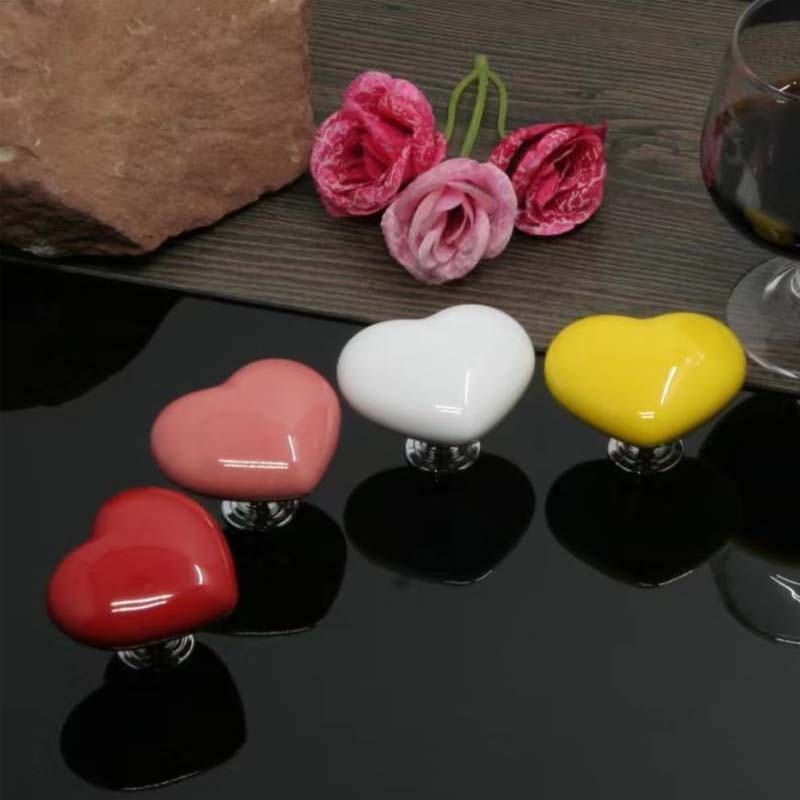 Love Heart Shaped Toilet Tank Button and Manicure Toilet Lid Cover Lifter Set