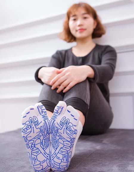 Load image into Gallery viewer, Revitalize Your Feet with Reflexology Socks: Experience Comfort and Wellness
